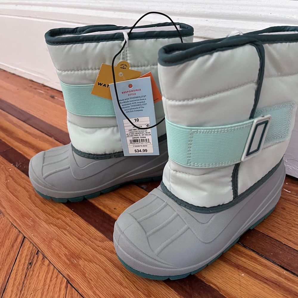 Cat&Jack snow boots toddler size10 brand new